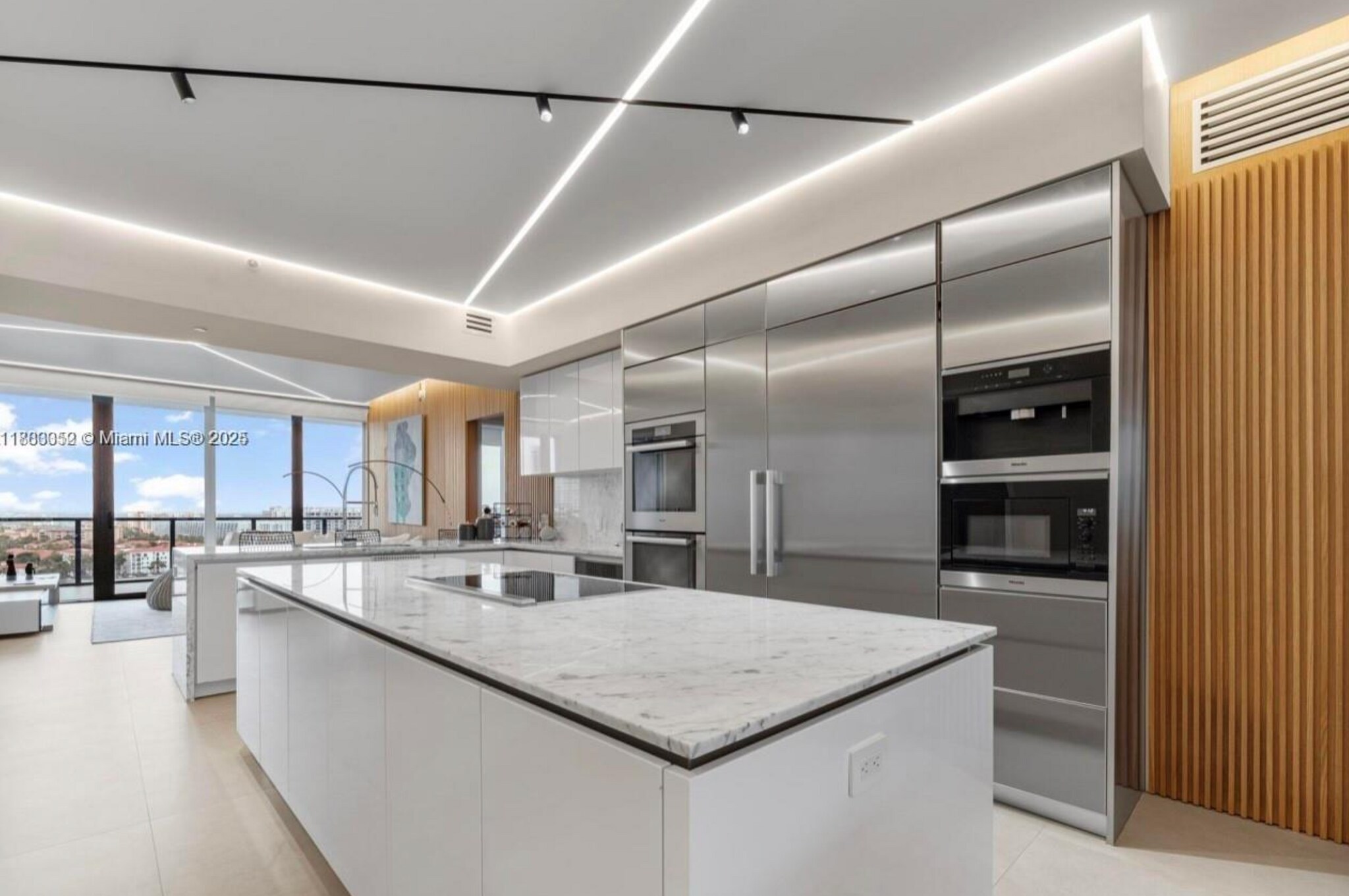 Building Photo - 5000 Island Estates Dr