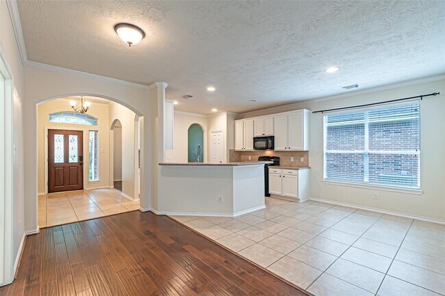 Building Photo - 17911 Serene Shore Dr