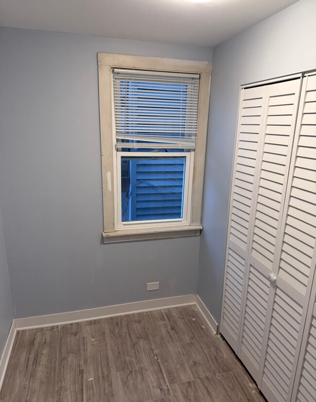 Building Photo - 1726 N Artesian Ave