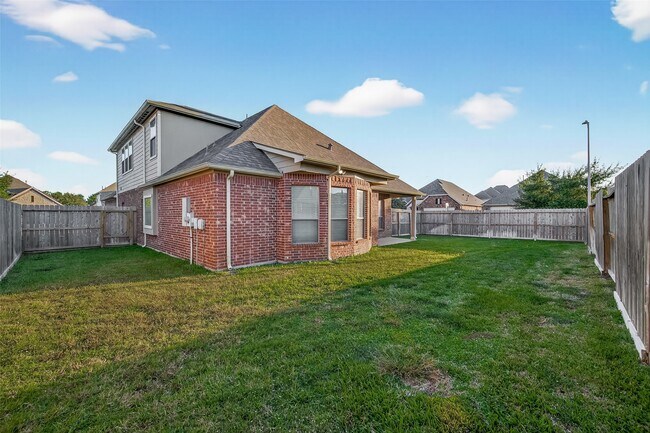 Building Photo - 25354 Holton Ridge Dr