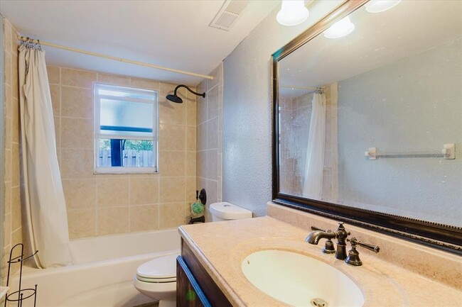 Building Photo - 14419 Americana Cir
