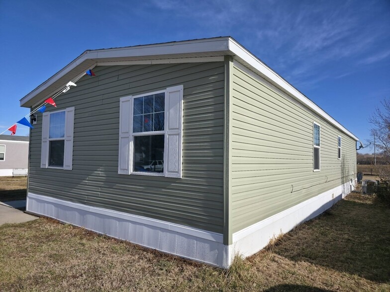 Building Photo - 1836 SW 11th St