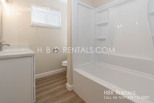 Building Photo - 306 Jason St