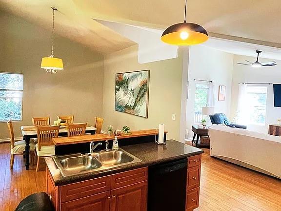 Building Photo - 837 Forrest Cir SE