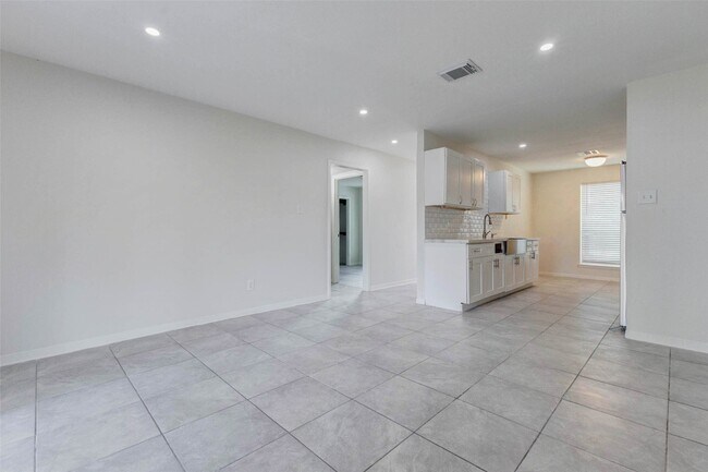 Building Photo - 7622 Williams St