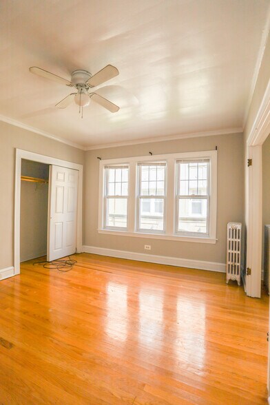 Building Photo - 4532 N Damen Ave