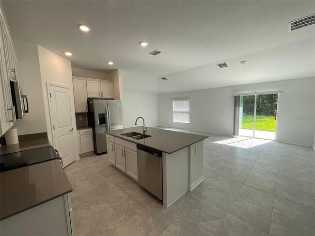 Building Photo - 4231 Green Gables Pl