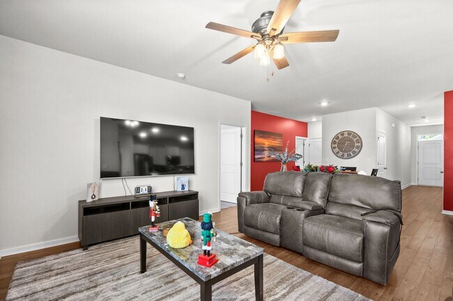 Building Photo - 3927 Nandina Ct