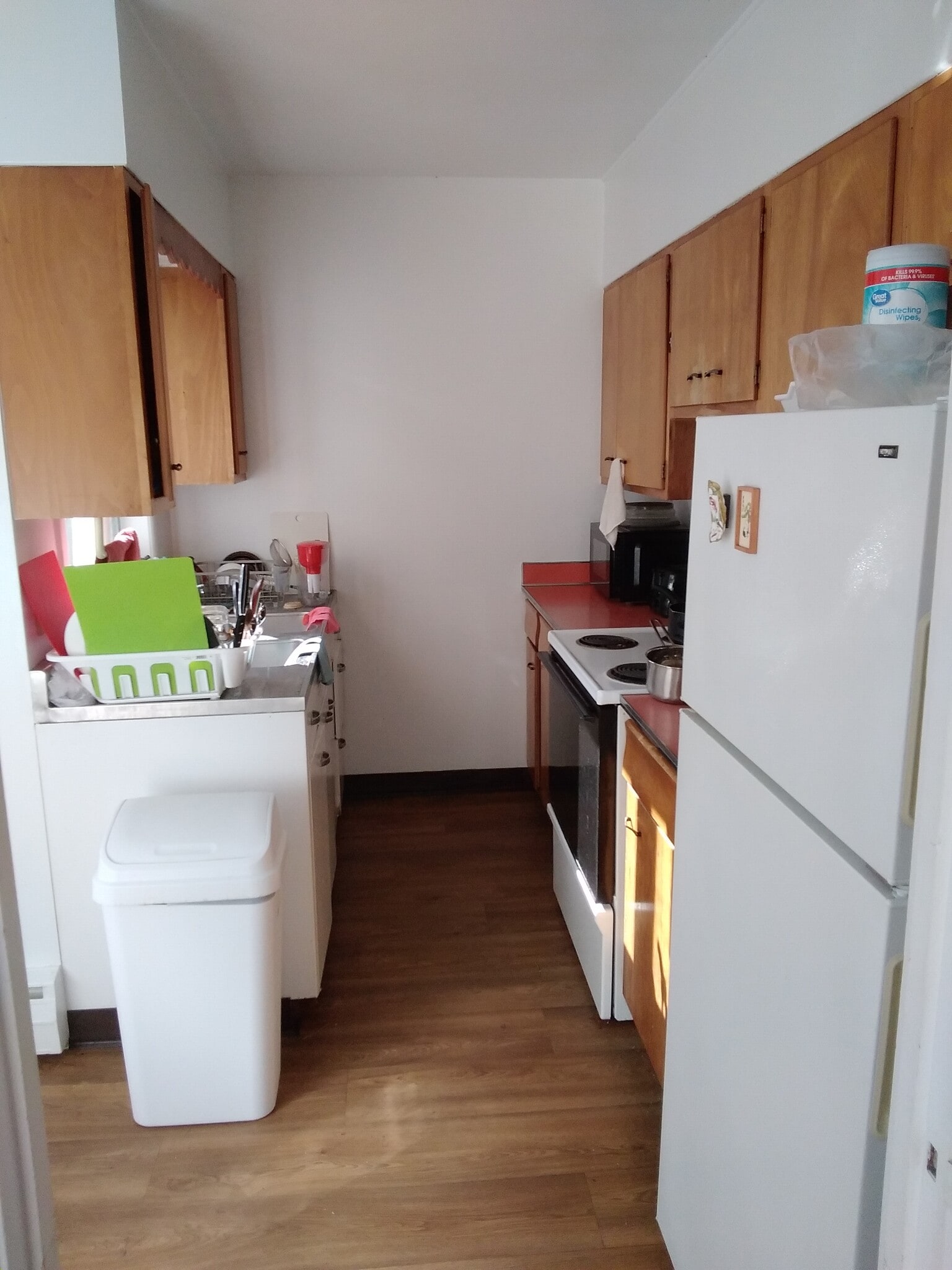 Kitchen - 927 E State St