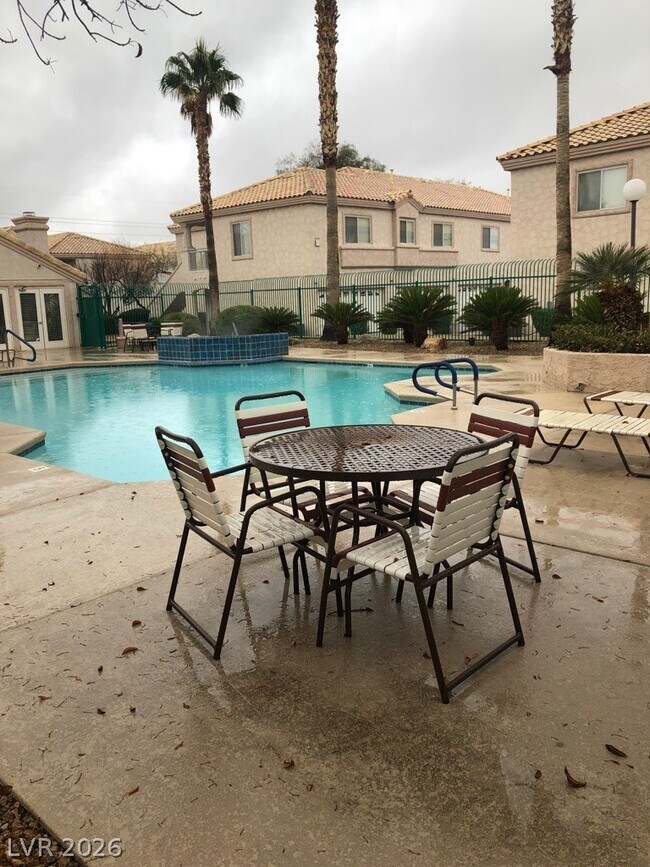 Building Photo - 6804 Indian Chief Dr