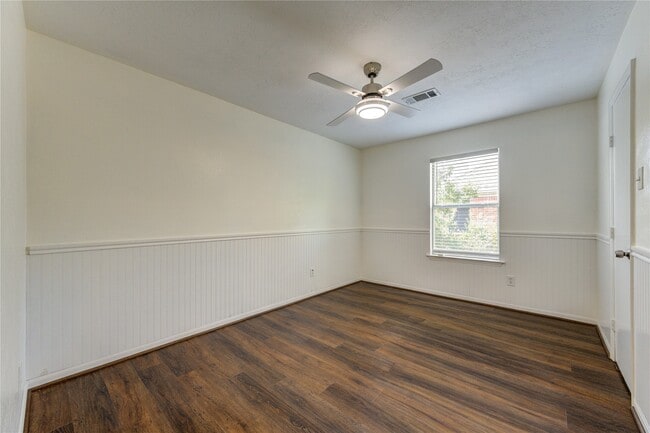 Building Photo - 1215 Whisper Trace Ct