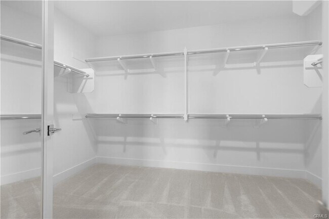 Building Photo - 213 Stage