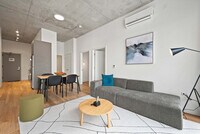 Building Photo - 853 W Blackhawk St