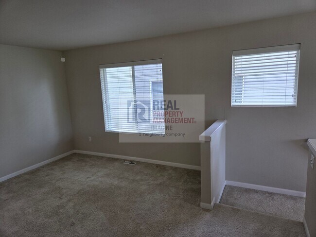 Building Photo - Modern 3 Bedroom, 2.5 Bath Home In Quiet Community!