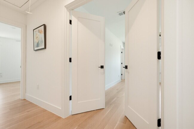 Building Photo - Modern Preston Hollow-Area Home with Resort-Style Services