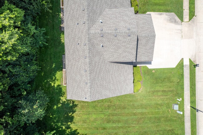 Building Photo - 304 Dads Way