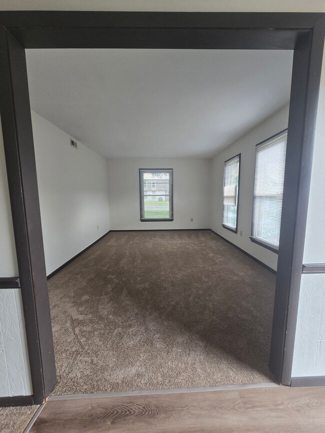 Building Photo - 109 Sieville Ave