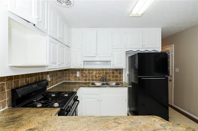 Building Photo - 8951 Cornell Dr