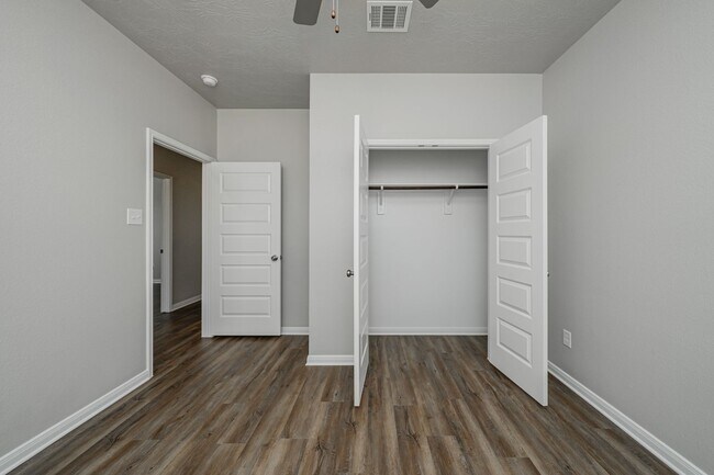 Building Photo - Where Style Meets Comfort: Elevate Your Li...