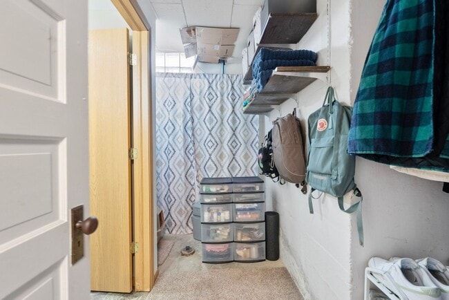 Building Photo - 603 W 18th St