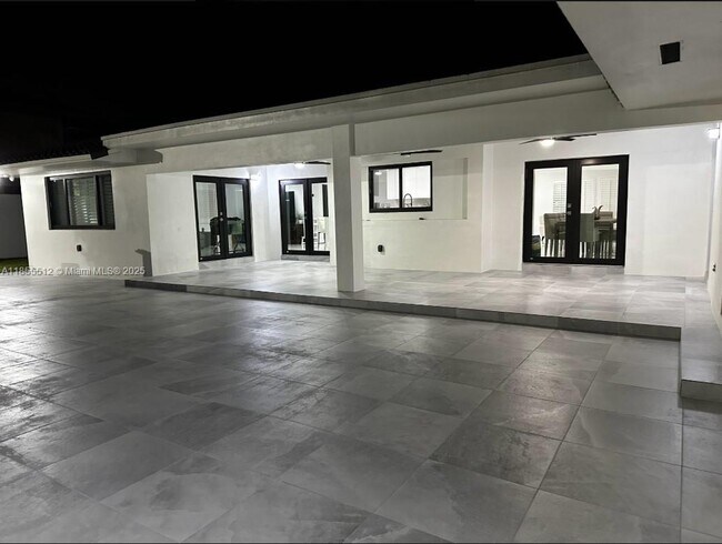 Building Photo - 2721 SW 130th Ave