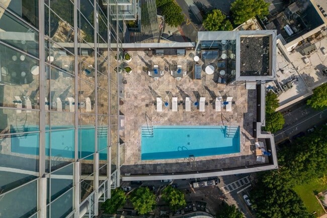 Building Photo - 1065 Peachtree St NE