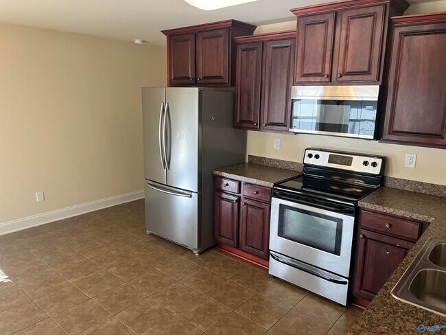 Building Photo - 29886 Park Hill Dr