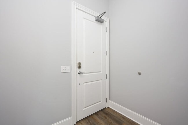 Building Photo - Downtown Raleigh Penthouse with Stunning View