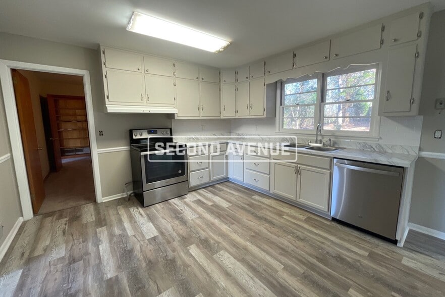 Building Photo - 1029 Hyacinth Dr