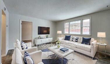 Building Photo - 811 7th Ave N