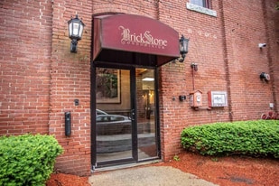 Building Photo - 471 Silver St