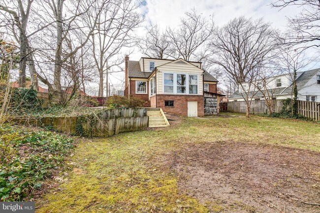 Building Photo - 2809 Pierpont St