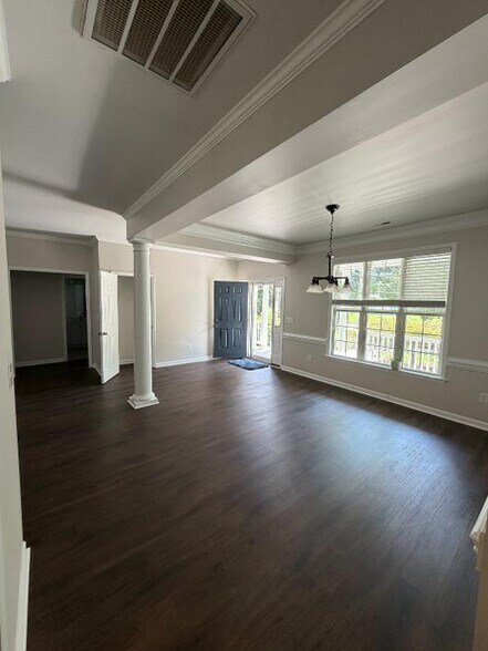Entrance of the Home - 101 Palisades Way