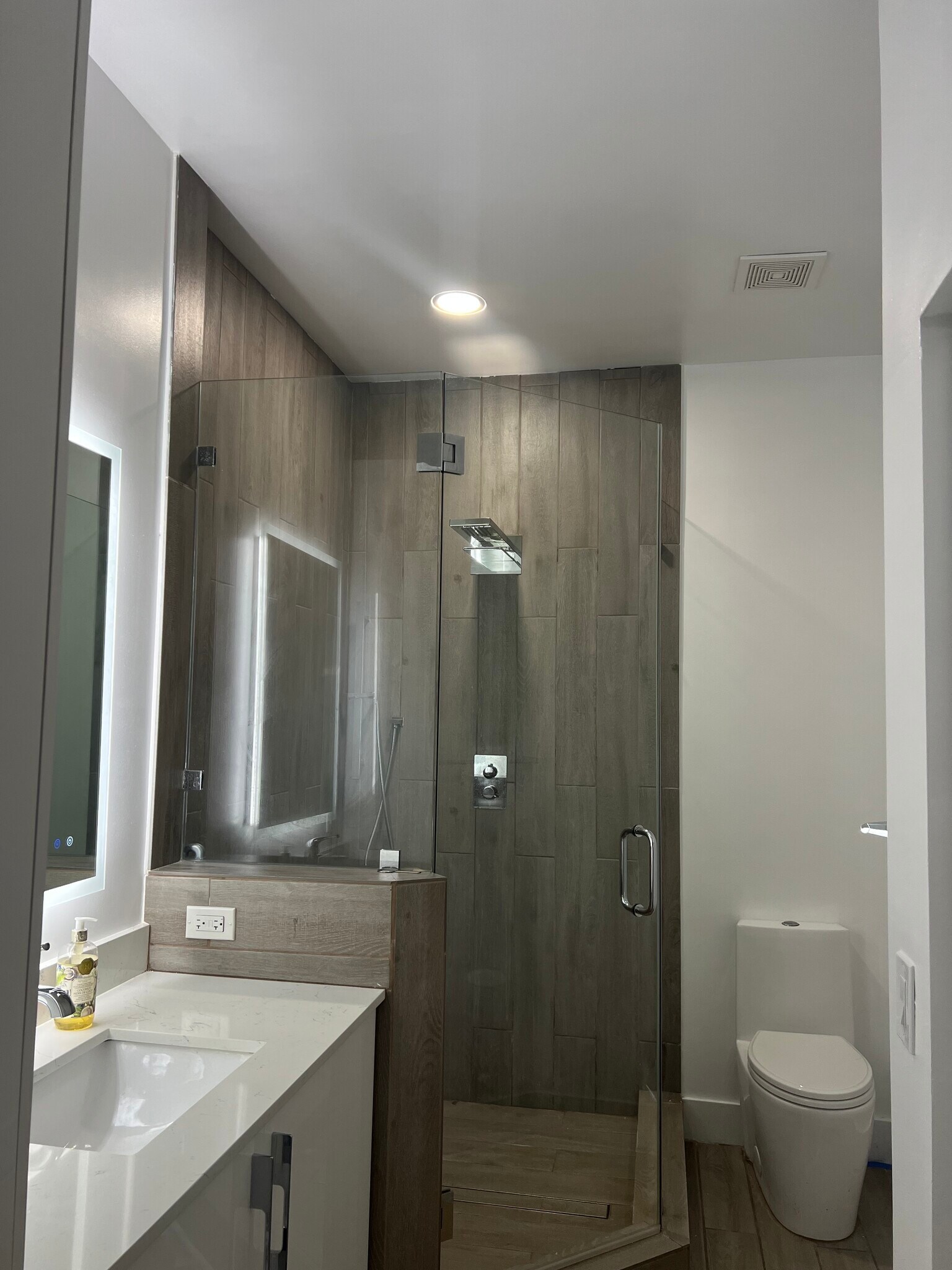 Building Photo - 1017 NE 42nd Ave