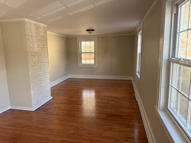 Building Photo - 420 Church St