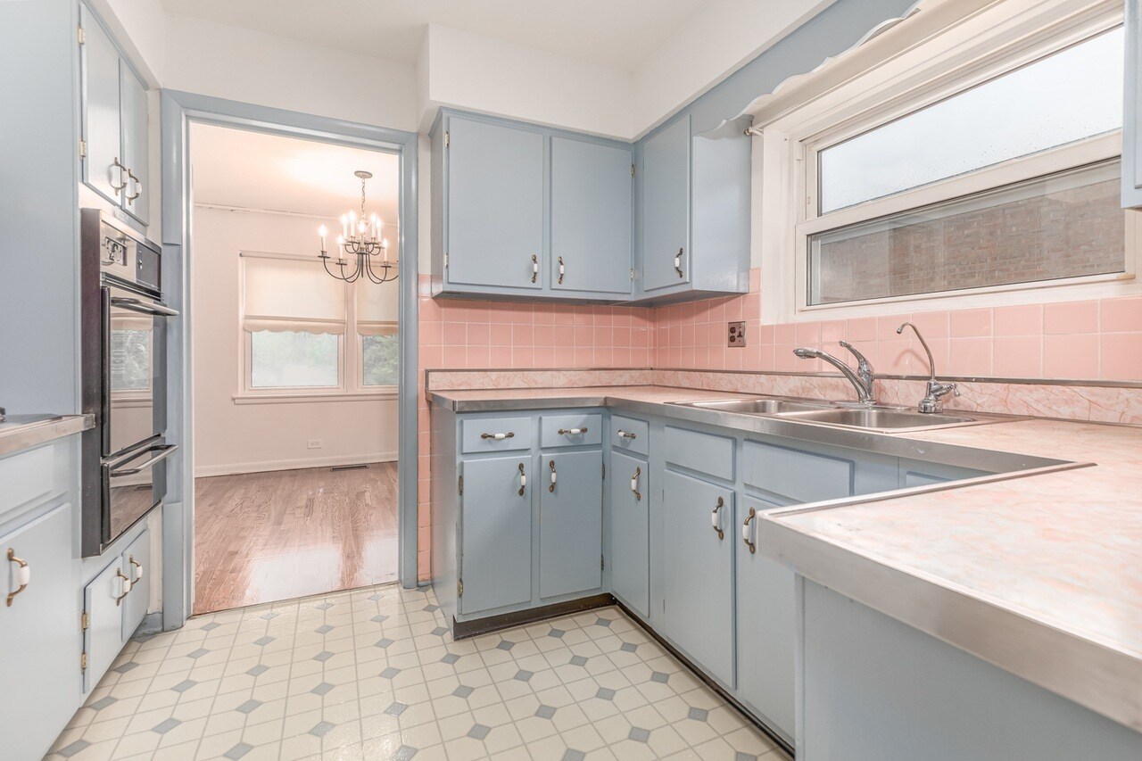 Building Photo - 4218 Oakton St