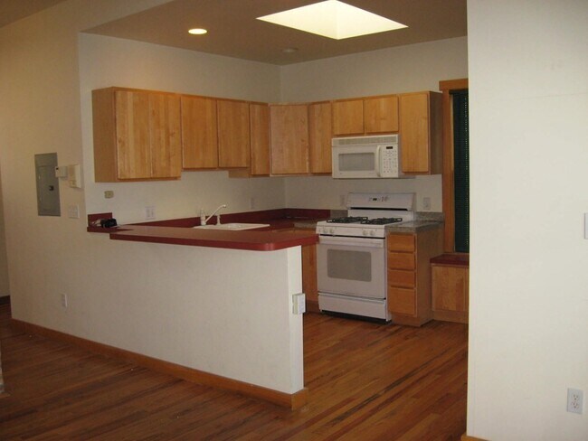 Building Photo - 37 Regent St