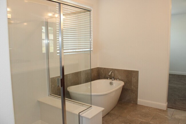 Building Photo - 1345 Orchid Ct