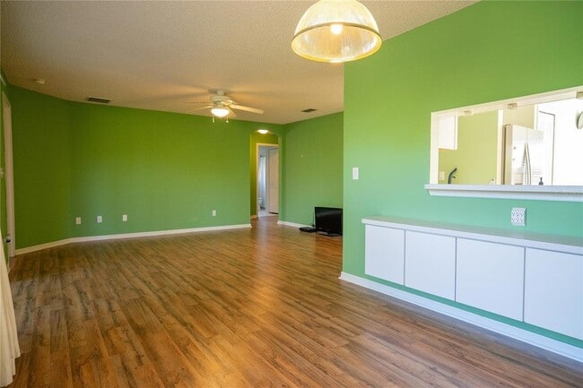 Building Photo - 3559 Capland Ave