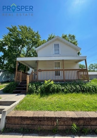 Building Photo - Nice 4-Bedroom House with Extra Office/Study Space Located Near Water Street - Available June 2026