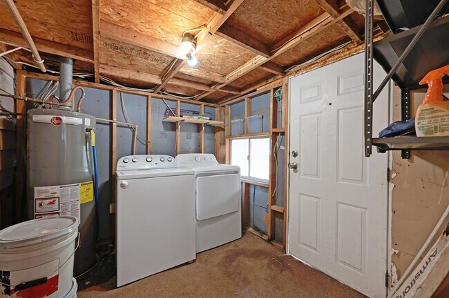 Building Photo - 1706 Riverview St