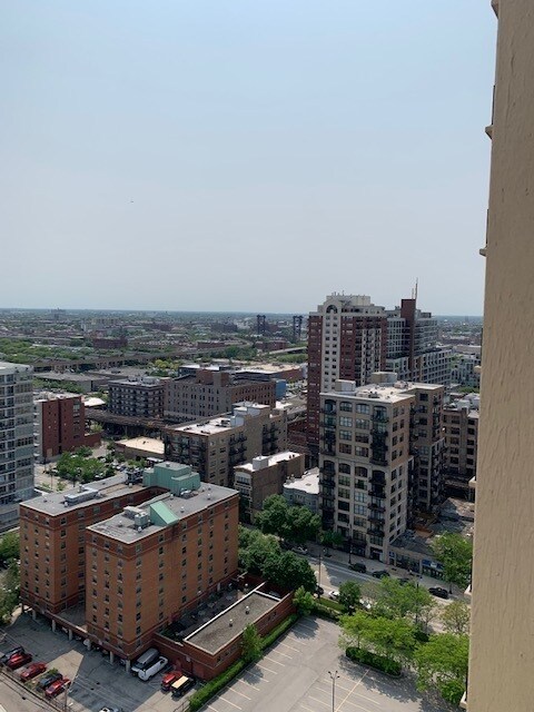 Building Photo - 1464 S Michigan Ave