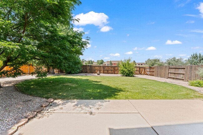 Building Photo - Beautiful 4 Bedroom Broadmoor Glen home - (D12 Schools)