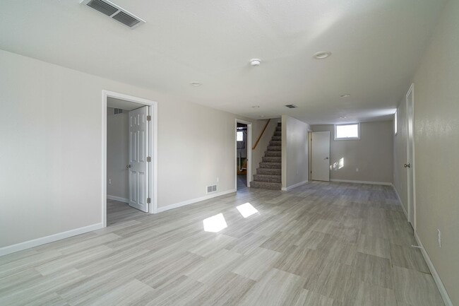 Building Photo - 1610 9th Ave N