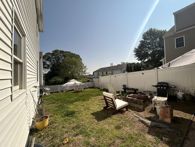 Building Photo - 88 Sylvia St