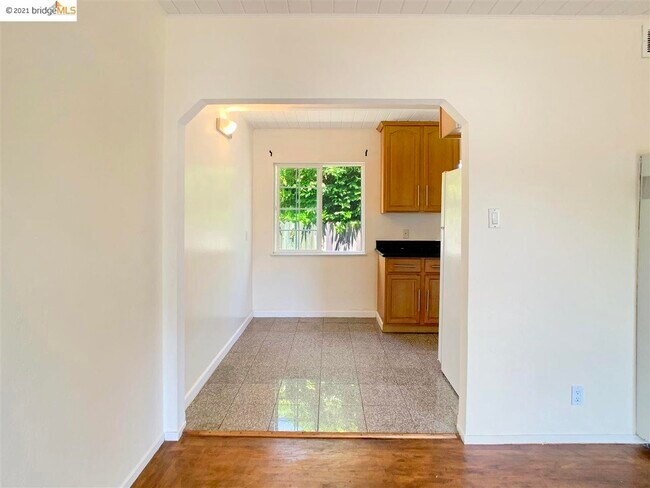 Building Photo - 929 Liberty St