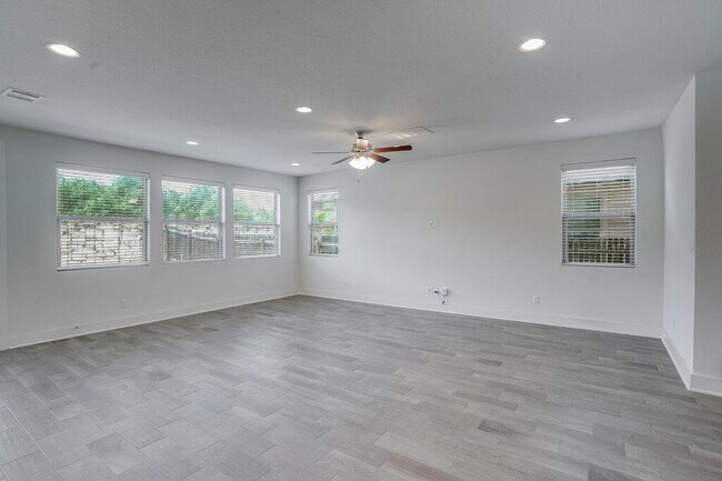 Building Photo - 9102 Moonstone Dr