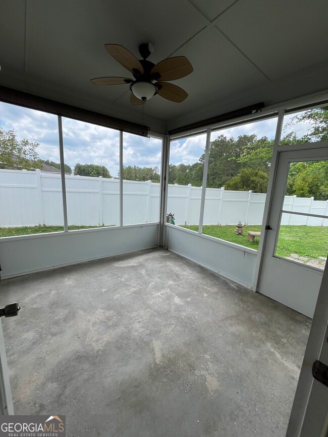 Building Photo - 227 Royal Palms Ave