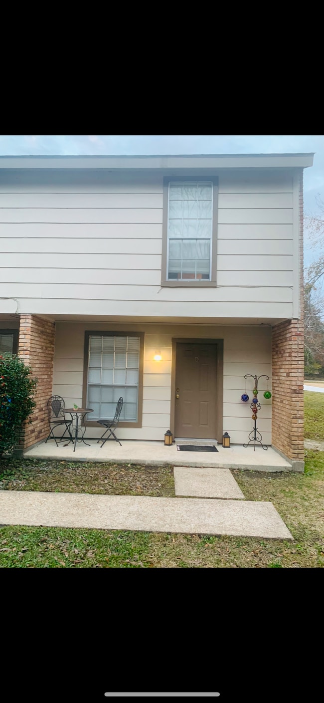 Building Photo - 14732 Hooper Rd