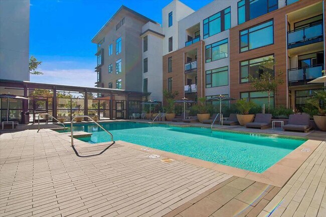 Building Photo - 908 Rich Ave